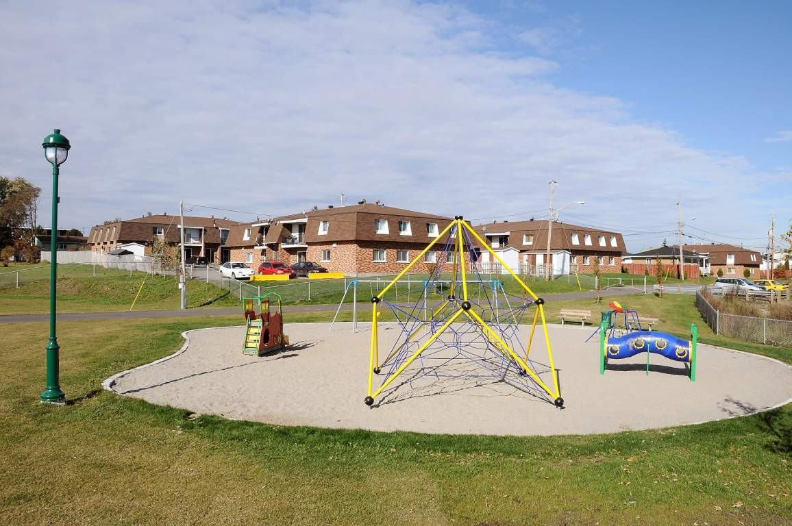 SAGUENAY - Photo 3 of 7