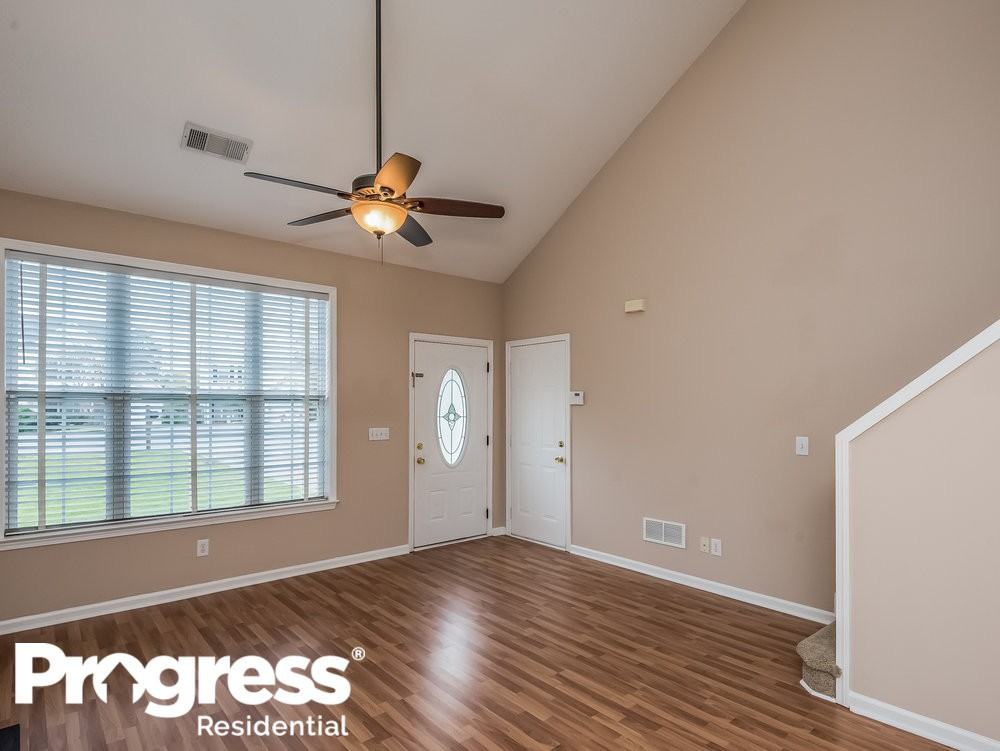 1738 Taynton Cir - Photo 2 of 18