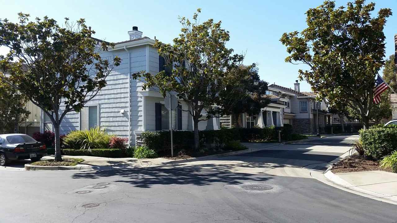 101 Manchester Ln - Photo 2 of 10