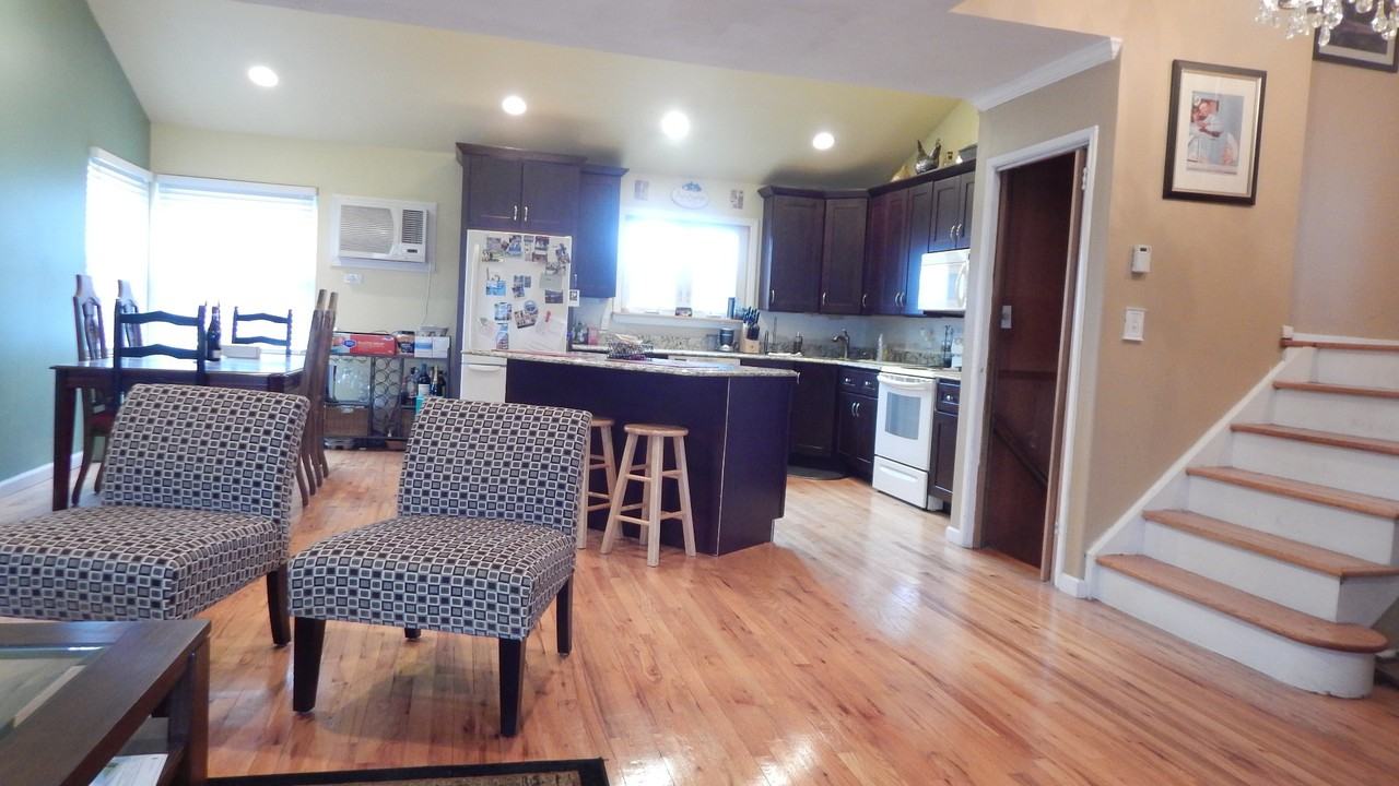 4022 Wicks Ave - Photo 3 of 16