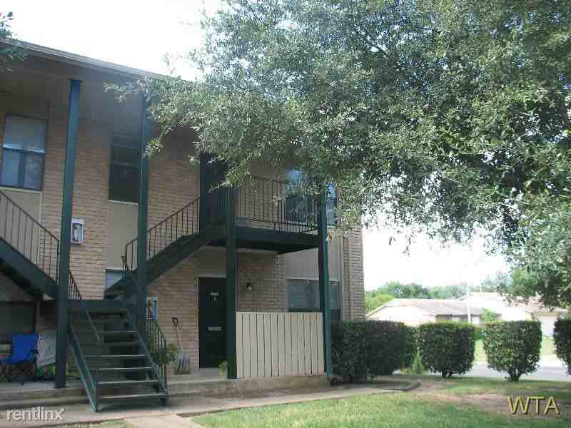 11519 Pecan Creek Parkway - Photo 2 of 9