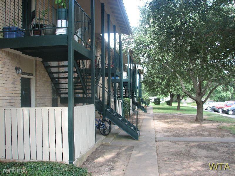 11519 Pecan Creek Parkway - Photo 3 of 9