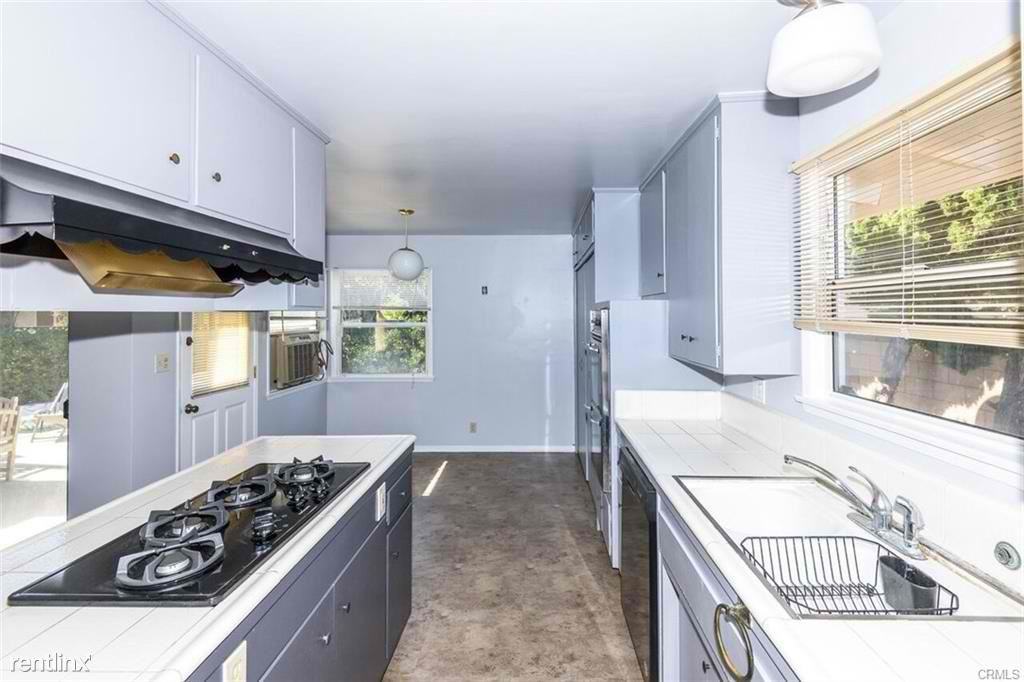 22711 Date Ave - Photo 3 of 16