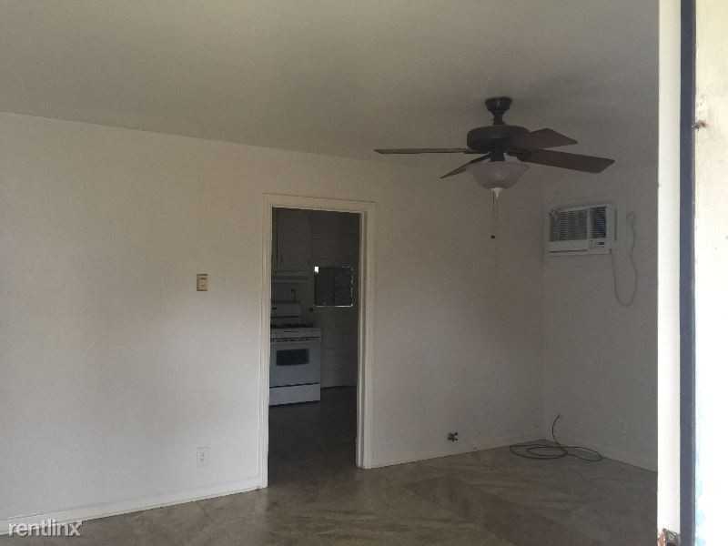 386 Shelburn Dr - Photo 3 of 18