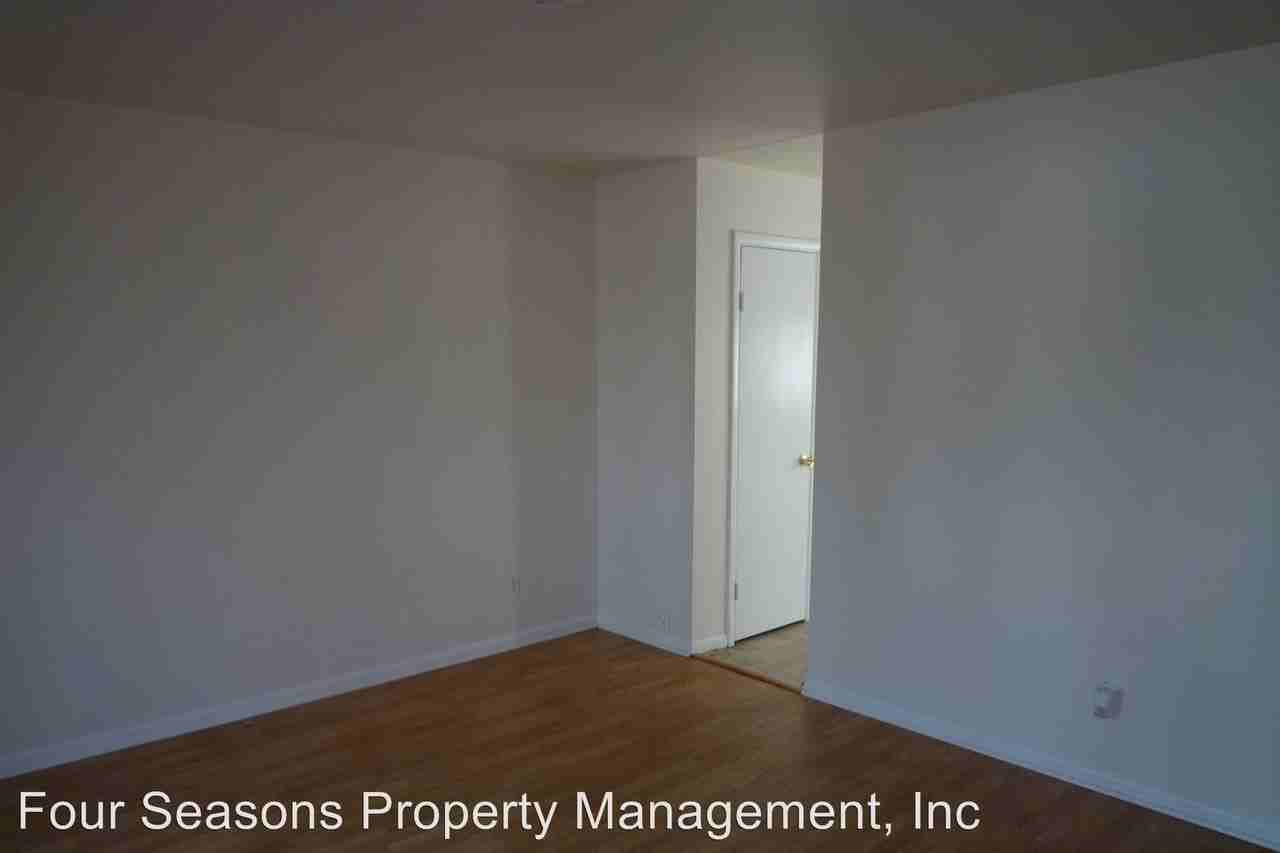 2815 Ravencroft Dr - Photo 3 of 10