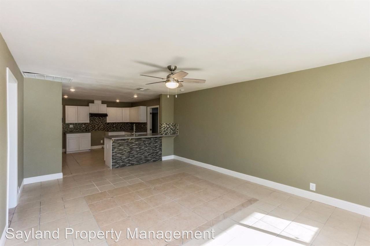 923 E Saginaw Way - Photo 3 of 12