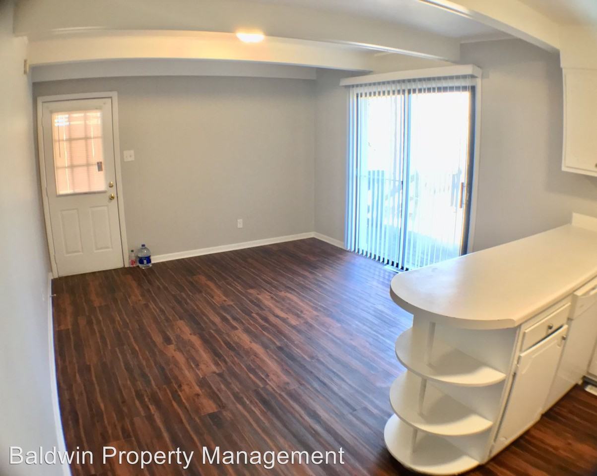 314 Foxcroft Dr - Photo 2 of 7