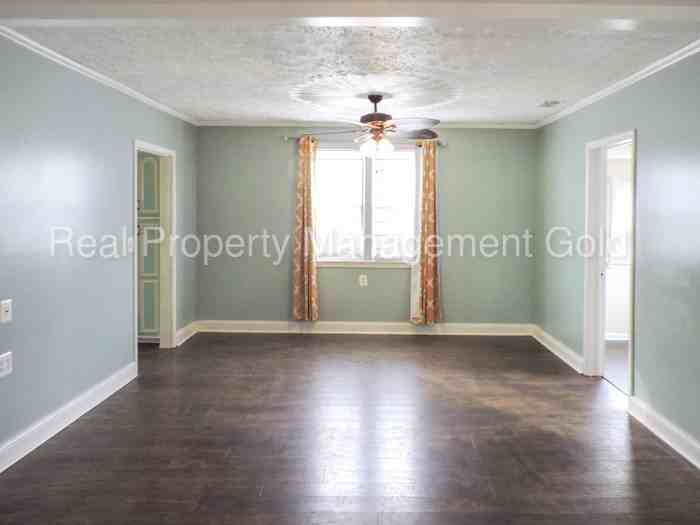 16514 Oakley Dr - Photo 3 of 15