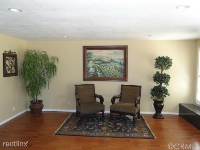 14000 Driftwood Dr - Photo 3 of 7