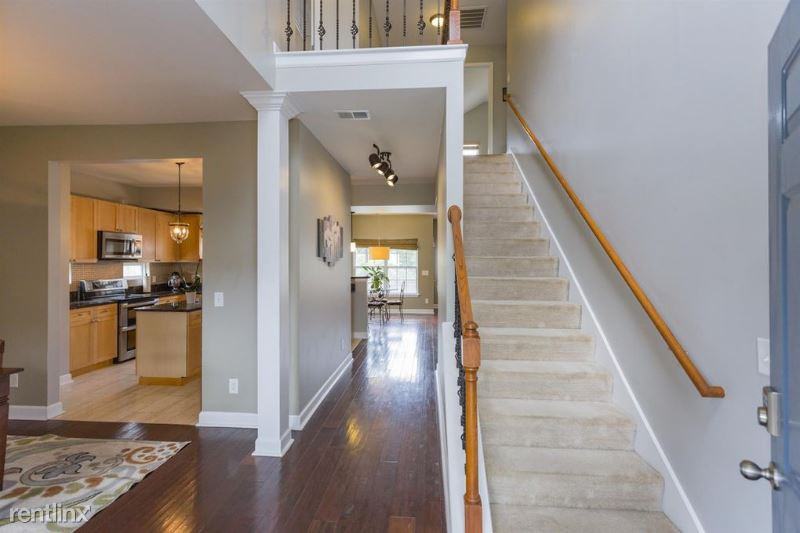 7712 Riverview Bend Dr - Photo 3 of 24