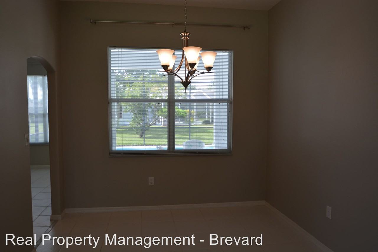 5966 Newbury Cir - Photo 3 of 11