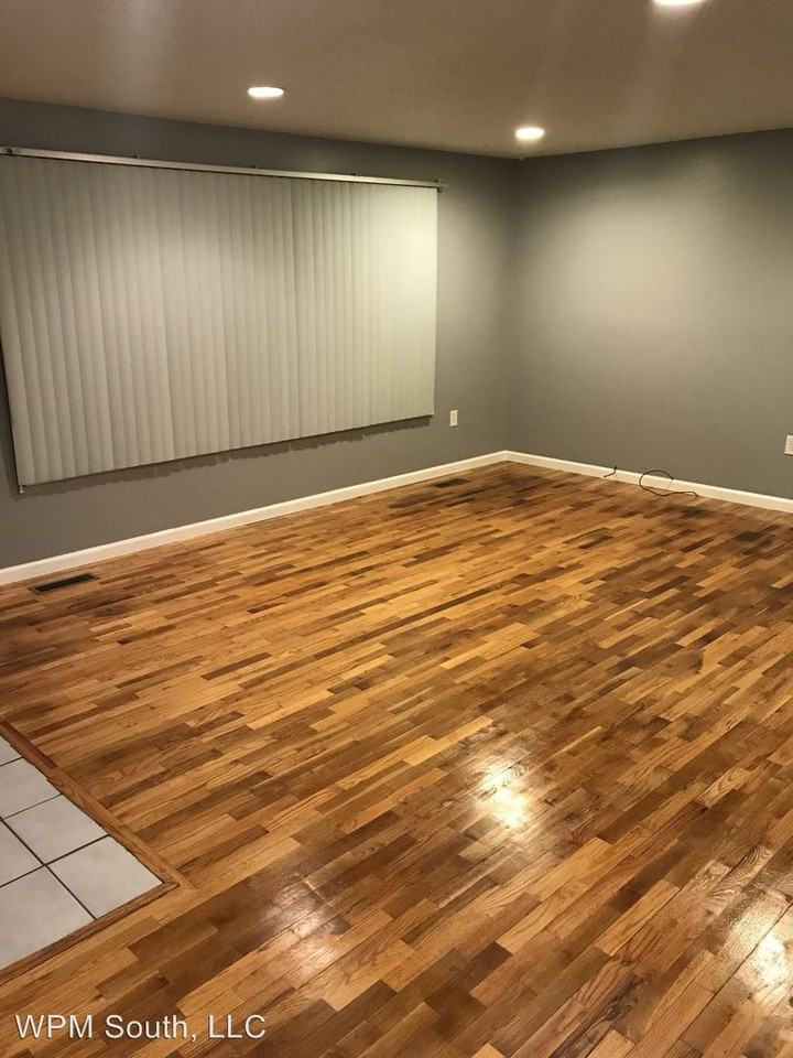 21857 12th Ave S - Photo 3 of 14