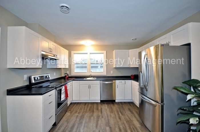 772 Leroy Ave - Photo 2 of 13