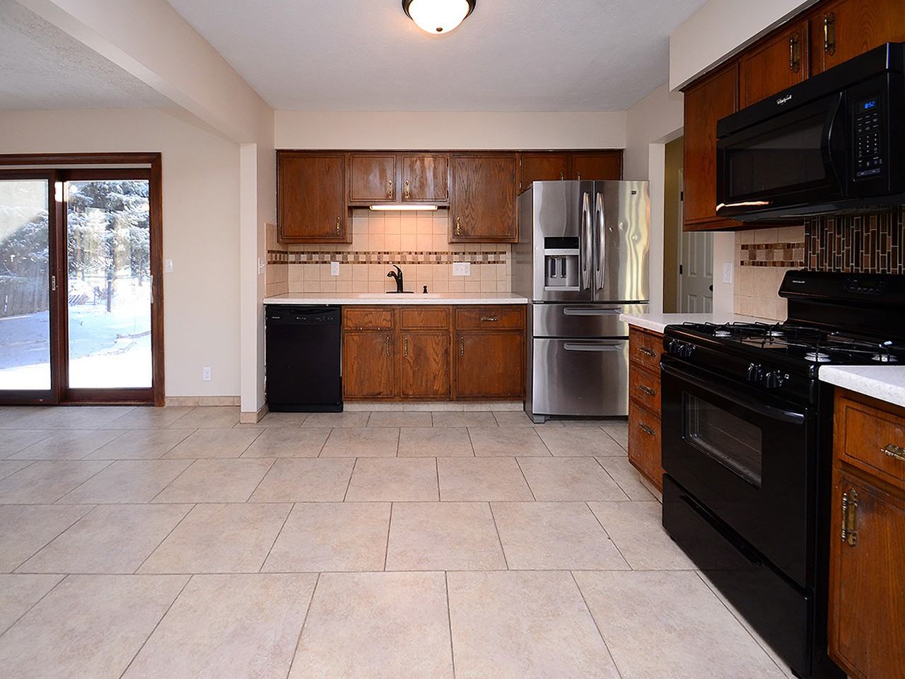 4805 S 101st Cir - Photo 3 of 16