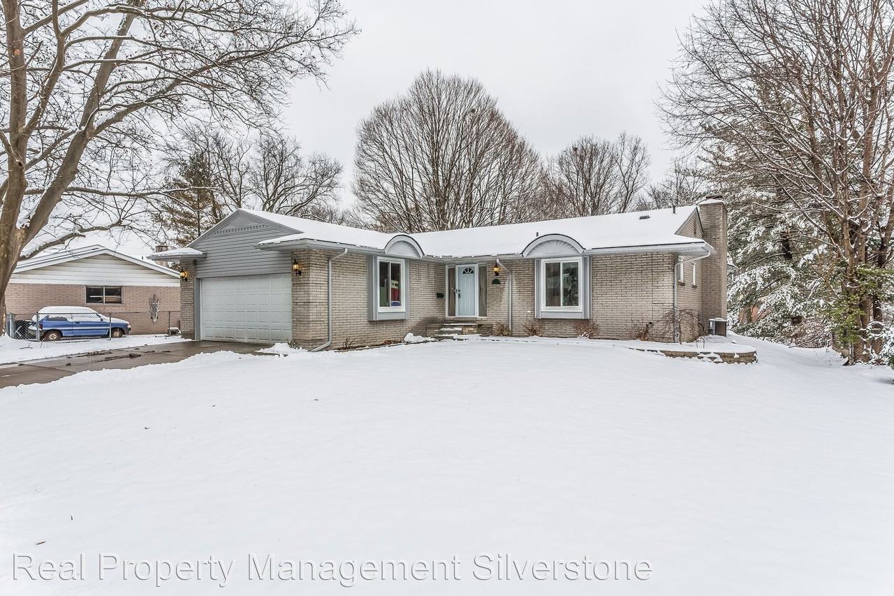 16527 Riverside Dr - Photo 3 of 42