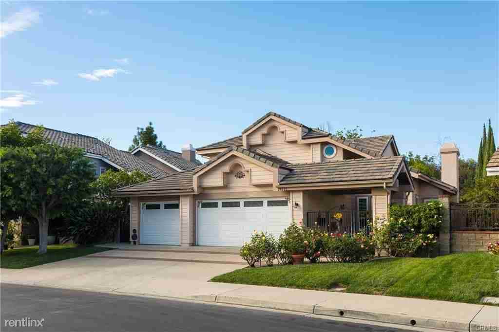 28775 Hedgerow - Photo 2 of 50