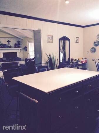 747 Oak Ridge Dr - Photo 3 of 6