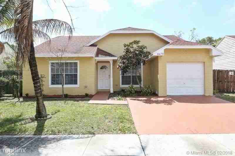 8680 SW 14th Ct #8670 - Photo 2 of 12