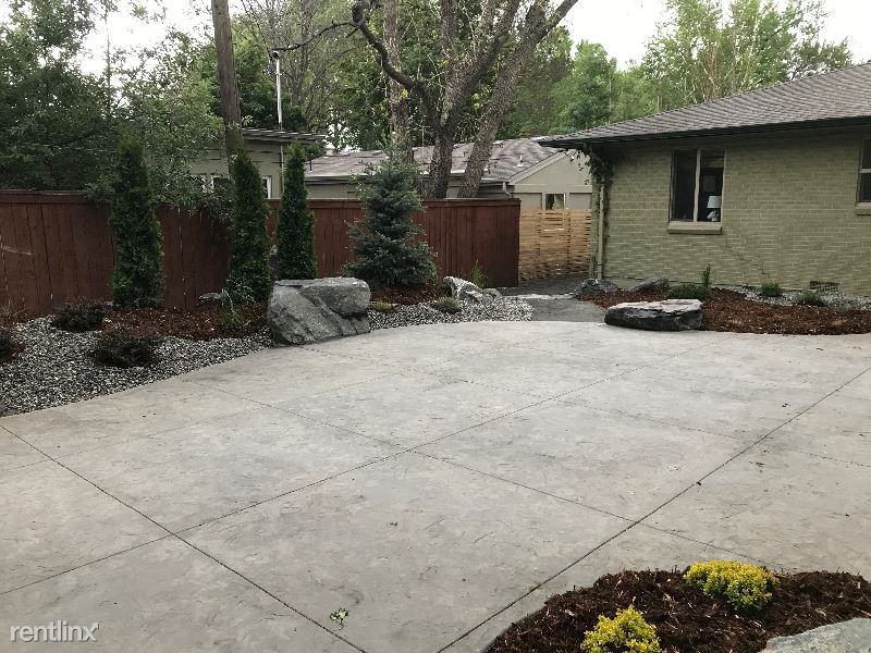 2255 Mariposa Ave - Photo 3 of 29