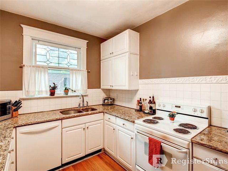 1629 Jackson St - Photo 3 of 5