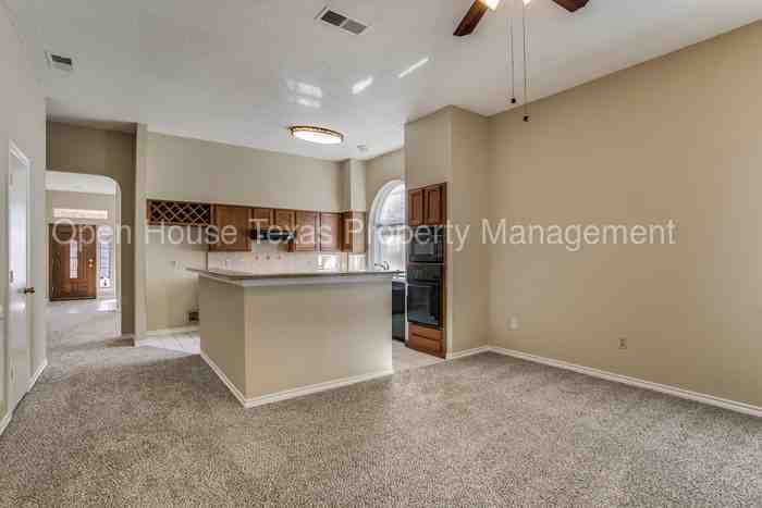 2211 Reverchon Dr - Photo 3 of 12
