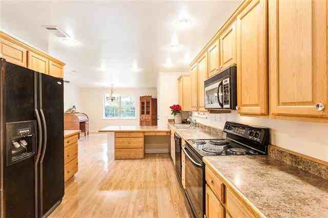 719 E 2nd Ave - Photo 3 of 14