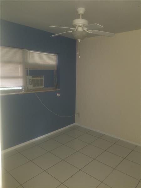 2001 SW 64th Ave - Photo 3 of 4