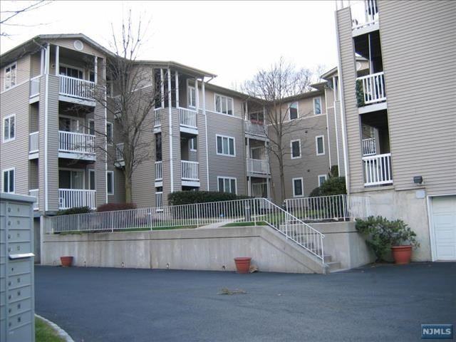 125 Orchard Park - Photo 2 of 7