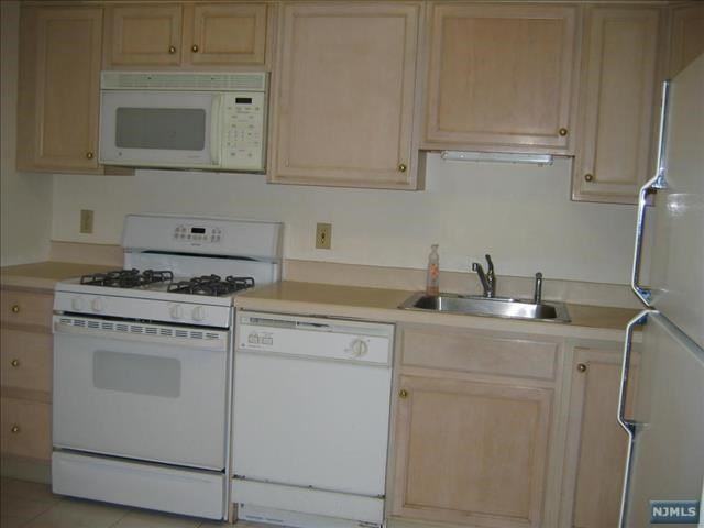 125 Orchard Park - Photo 3 of 7