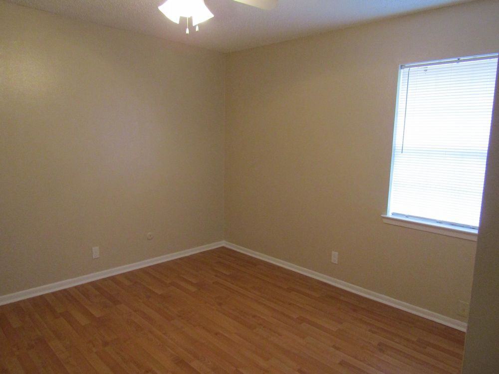 9405 Guy Cir - Photo 2 of 16