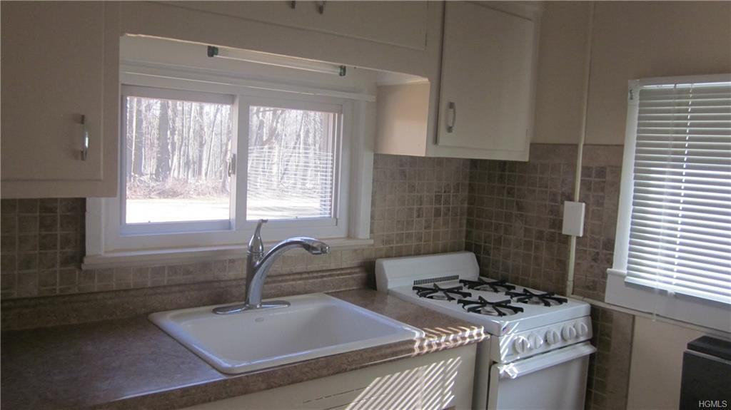 42 S Camp Hill Rd - Photo 2 of 12