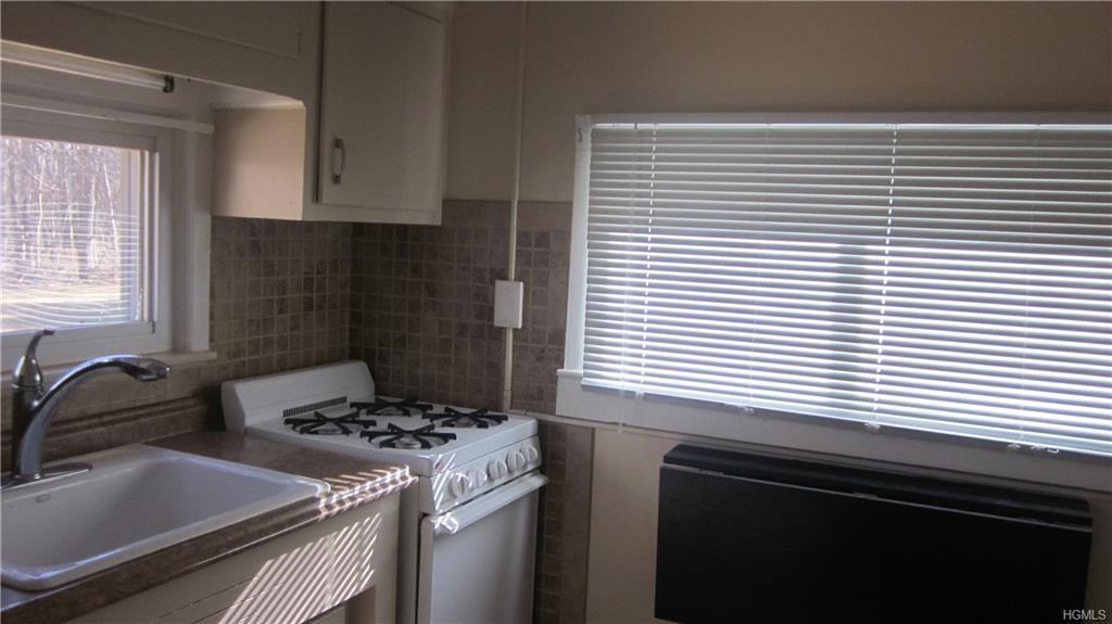 42 S Camp Hill Rd - Photo 3 of 12