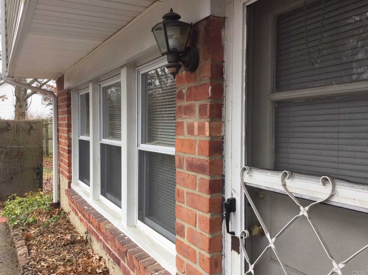 30 Middle Dr - Photo 3 of 13