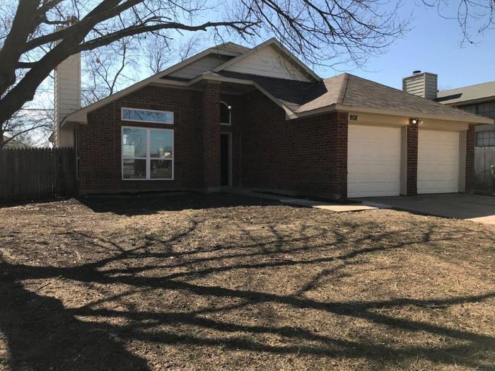 908 Galaxy Dr - Photo 3 of 27