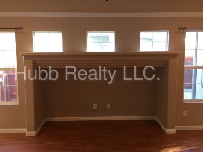 1009 Desert Peach Ct