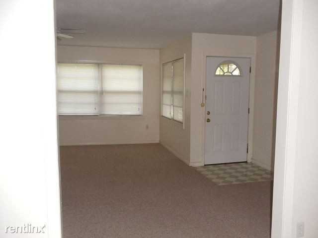 11064 N Dowling Rd - Photo 3 of 11