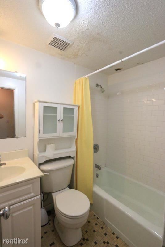 116 Sycamore St - Photo 2 of 10