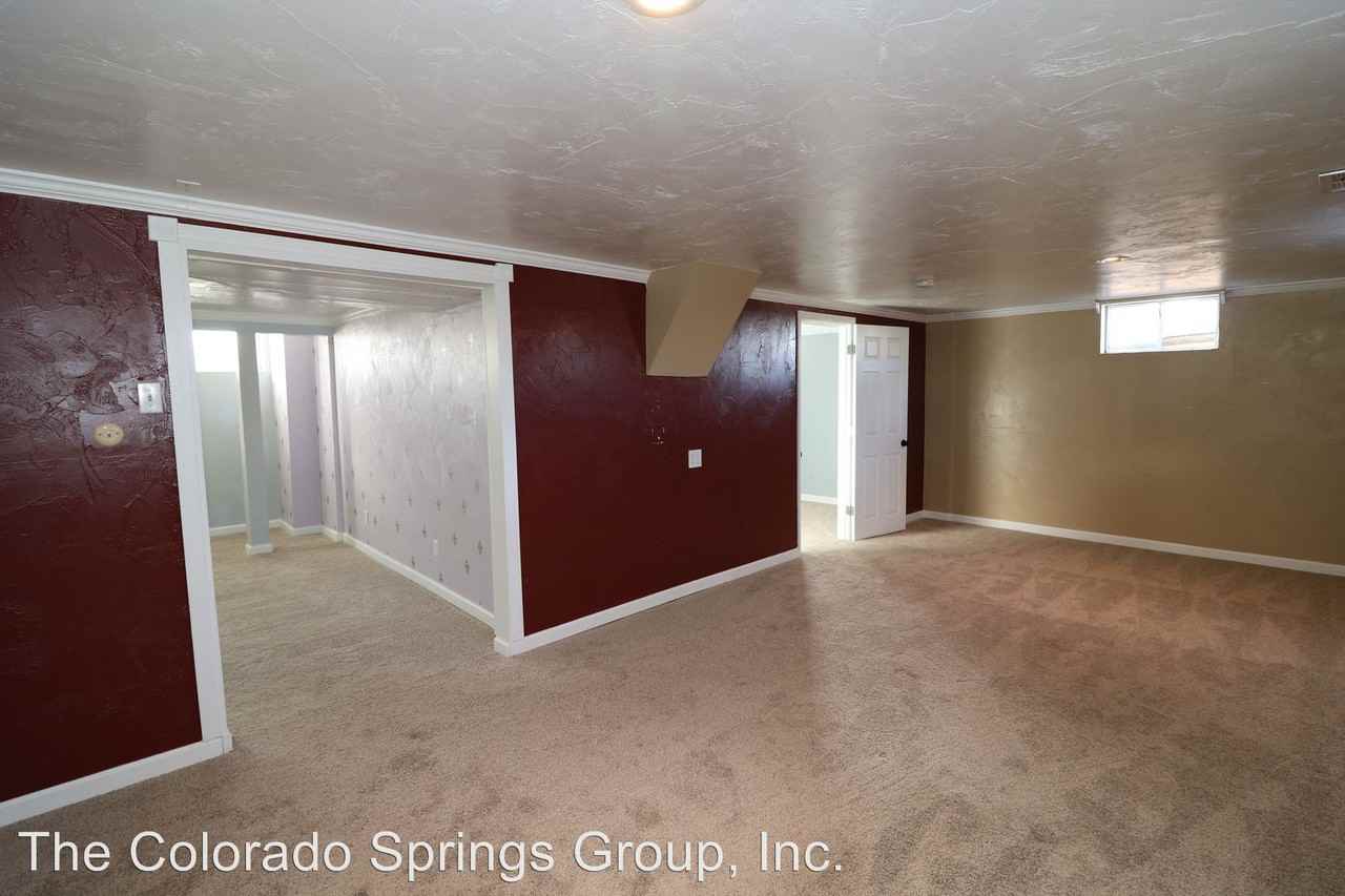 113 Ash Ave - Photo 3 of 31