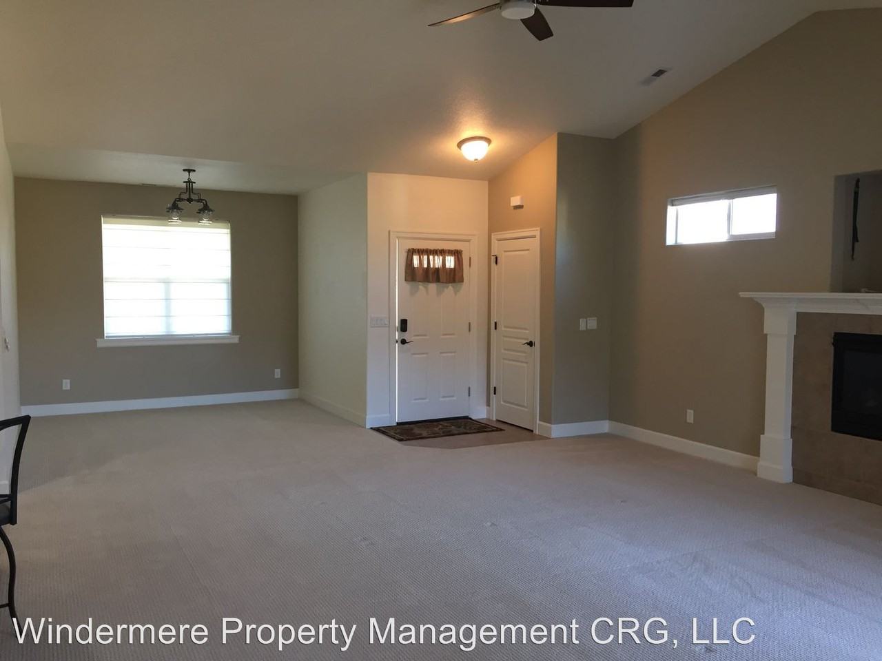 1204 Island Way - Photo 2 of 22