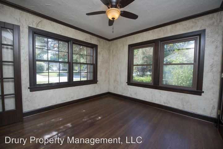 1139 E University St - Photo 3 of 18