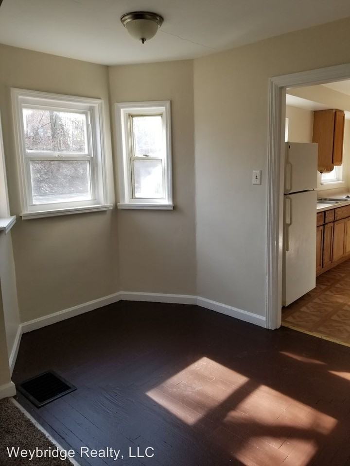 3272 Alpine Pl - Photo 3 of 8