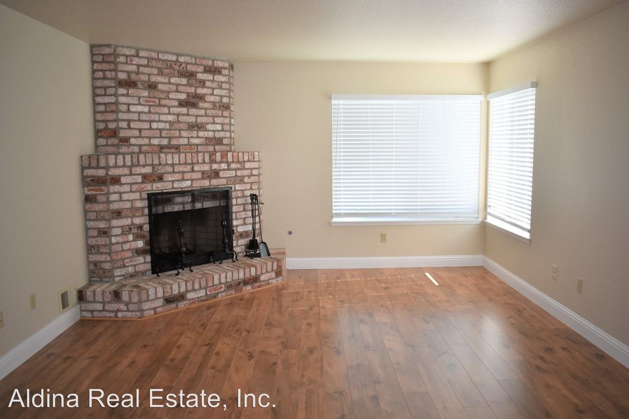 613 Cedar Dr - Photo 2 of 8