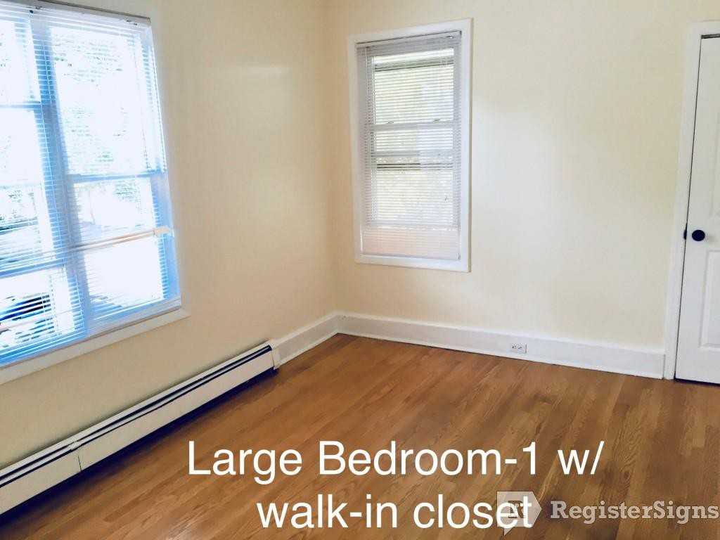 93 DeMott Ave - Photo 3 of 8