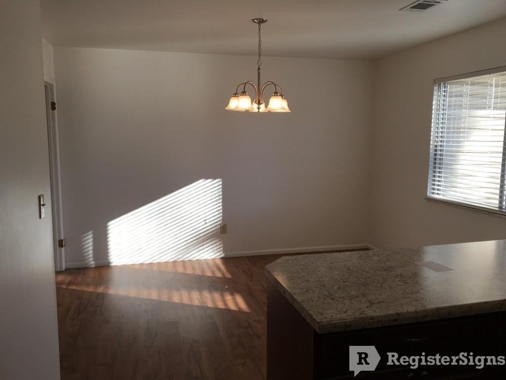 760 Harvard Dr - Photo 3 of 8