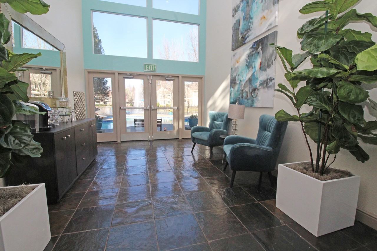 Harbor Oaks Apartment Homes - Photo 3 of 40