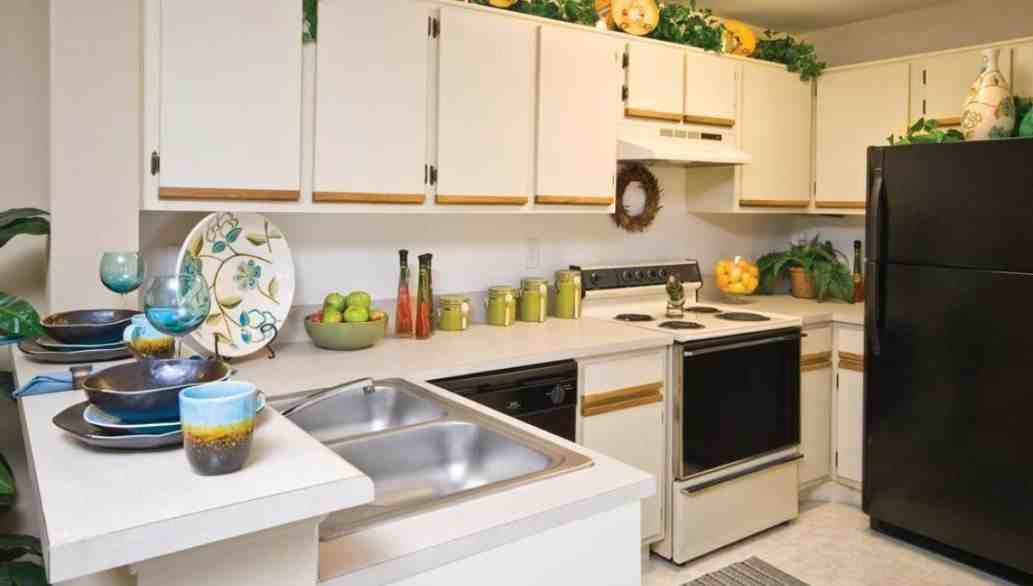 Lakes of Margate Apartments - Photo 2 of 21