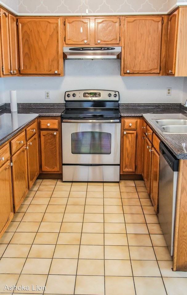 321 Stillmeadow Dr - Photo 3 of 16