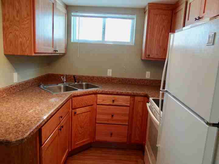 546 Avenue E - Photo 3 of 7