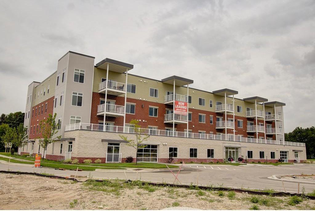 The View at Towne Center - Photo 3 of 20