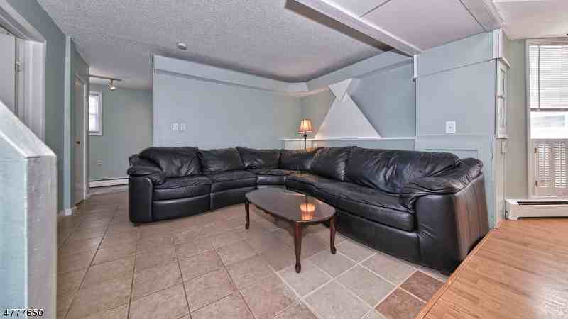 35 Manning Ave #1 - Photo 2 of 13